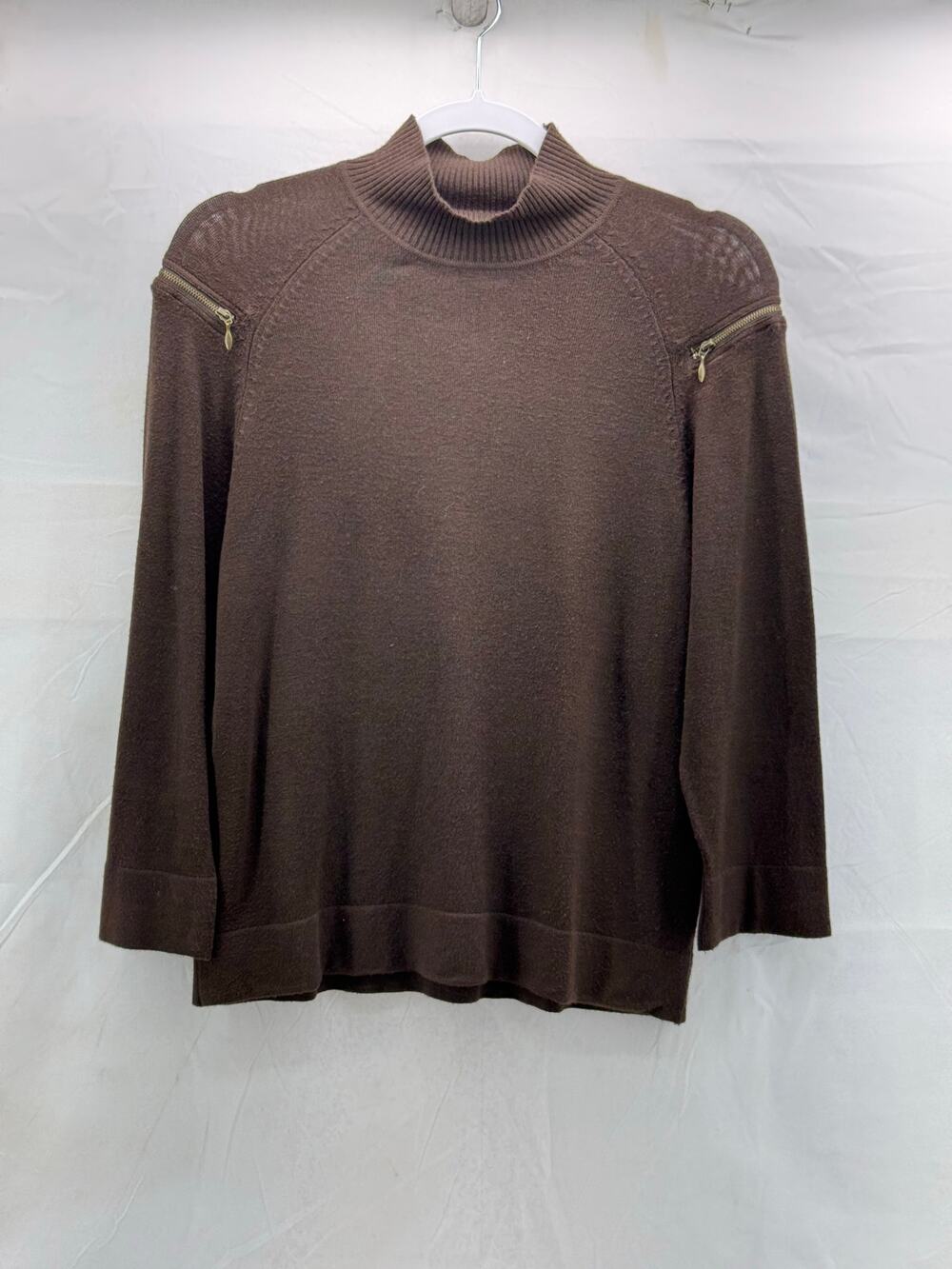 Cache brown sweater with zippers on both sleeves L preppy